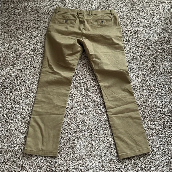 ❤️NWOT Old Navy Ultimate Skinny Khaki Pants (size 34 X 32) - Picture 6 of 9